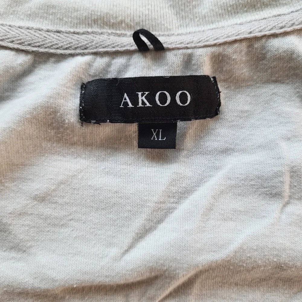 AKOO Mens XL Cream T-Shirt Embroidered Panther Graphic Raw Edge Curved Hem Tee